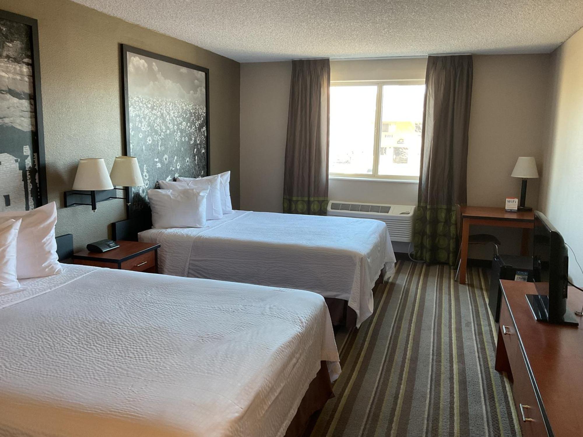 Super 8 by Wyndham Colorado Springs Airport Exterior foto